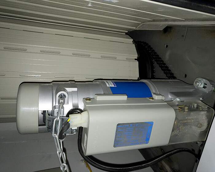 Cửa cuốn không chạy đều - Nguyên nhân và cách khắc phục hiệu quả 12 Motor cửa cuốn bị hỏng
